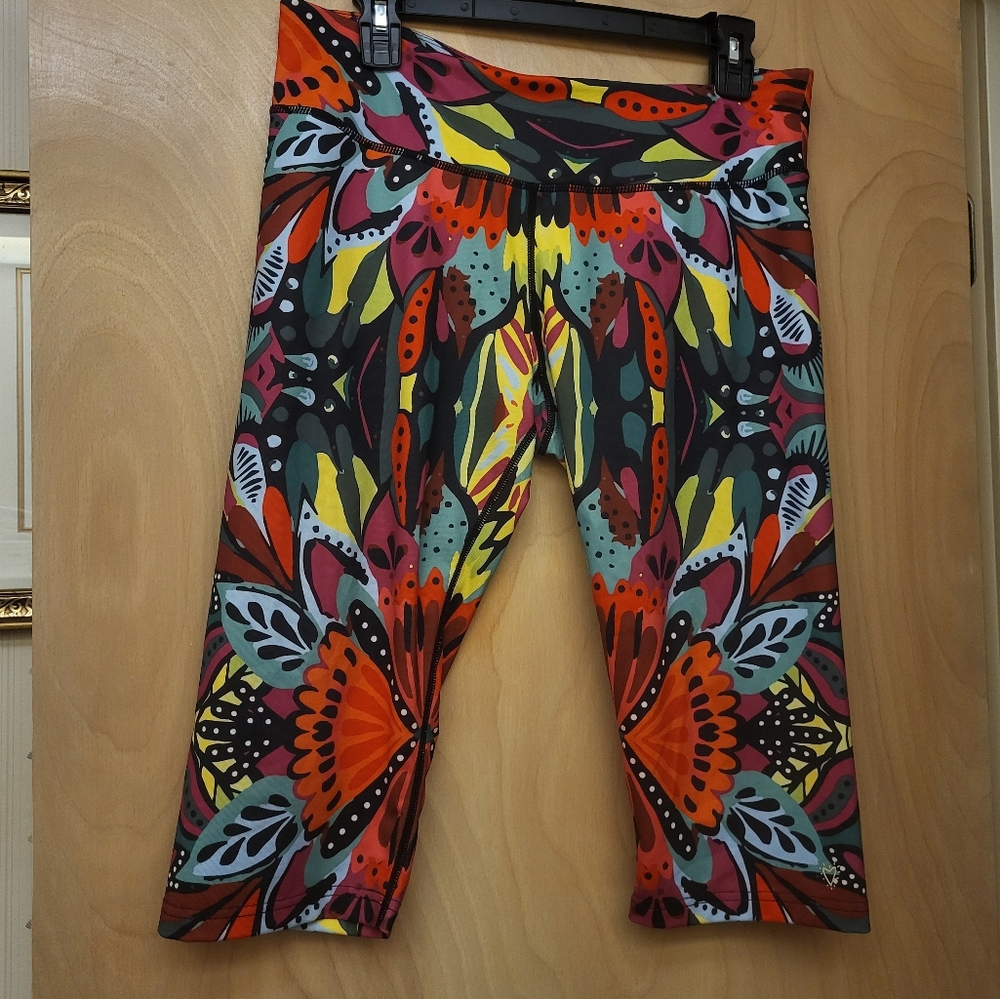 Betsey Johnson Colorful floral performance athletic leggings Sz XL